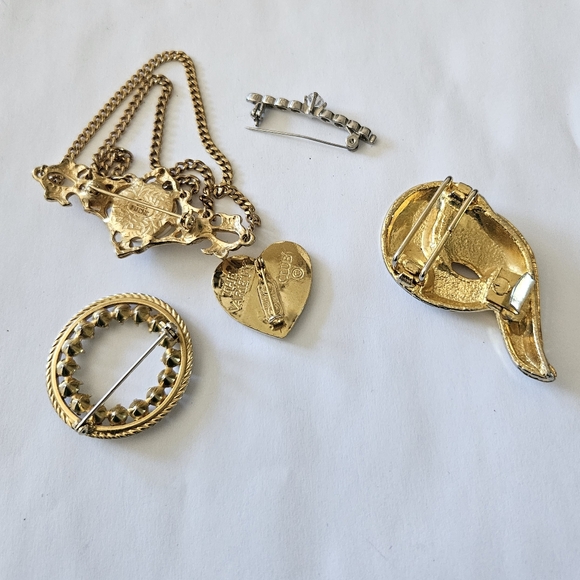 4 gold plated broches - Picture 5 of 5